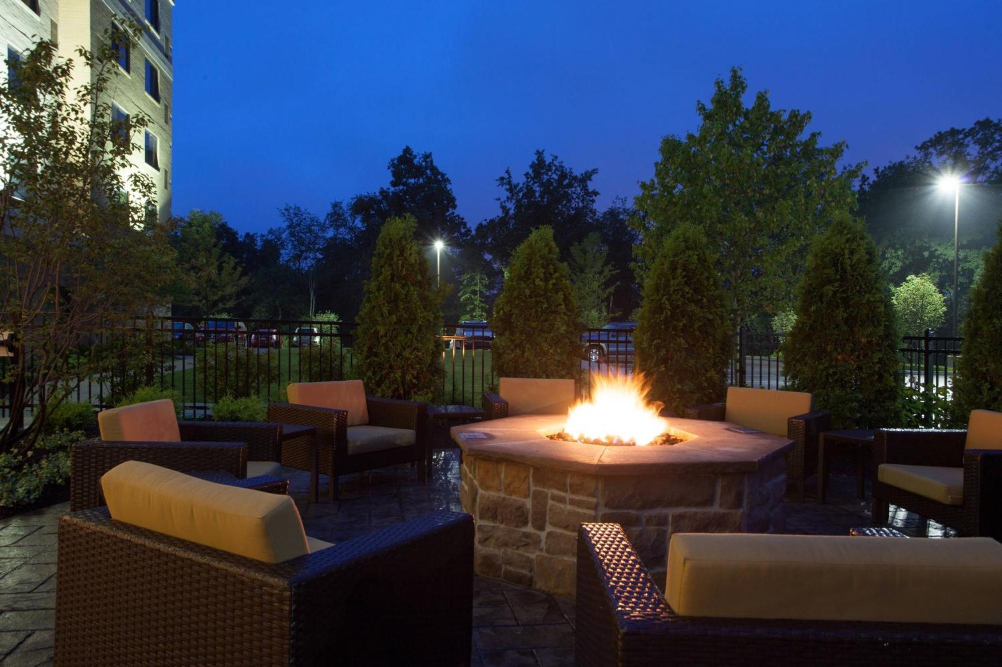 Hotel Courtyard By Marriott Pittsburgh North/Cranberry Woods à Cranberry Township Extérieur photo