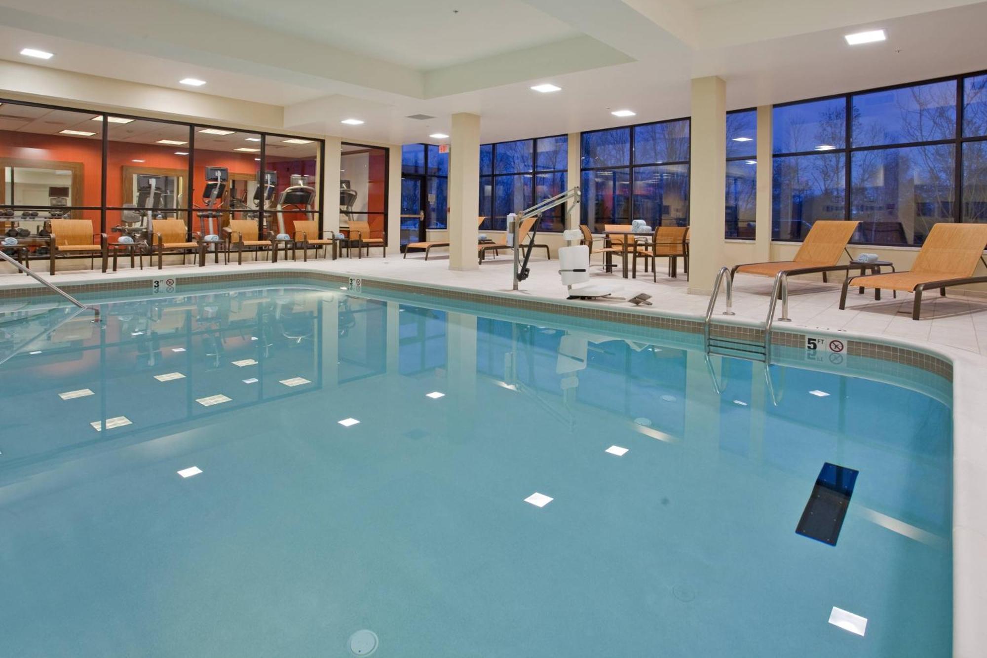 Hotel Courtyard By Marriott Pittsburgh North/Cranberry Woods à Cranberry Township Extérieur photo